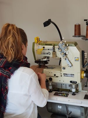 Confection d’un bandeau dans notre atelier en France
